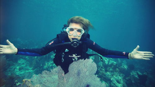 潛入蔚藍(lán) PBS高端訪談如何激發(fā)人們對(duì)海洋的熱愛